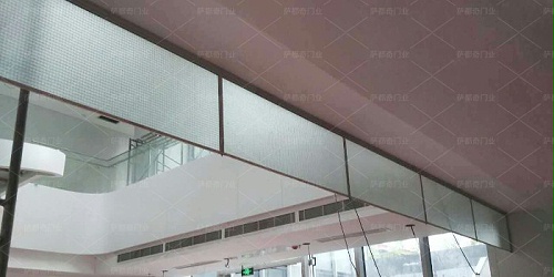 夹丝玻璃挡烟垂壁